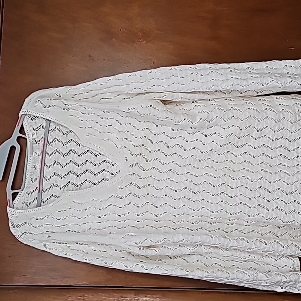 Crocheted pullover 22/24 $10